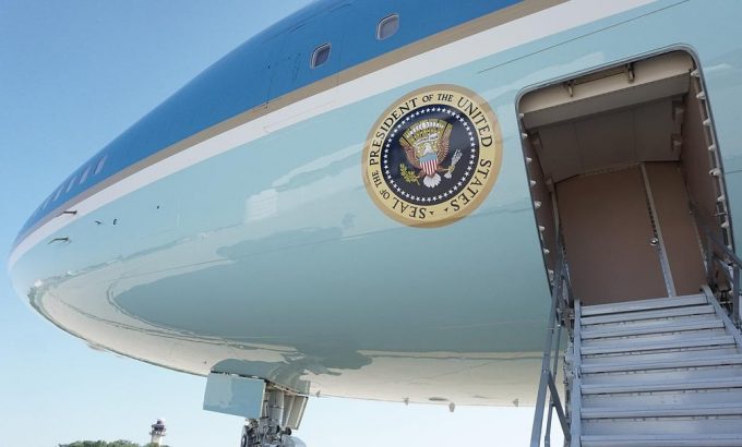 新空军一号：空中堡垒 The New Air Force One: Flying Fortress