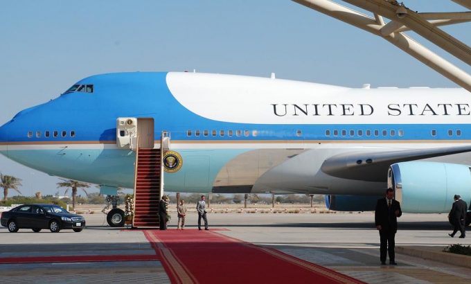 新空军一号：空中堡垒 The New Air Force One: Flying Fortress