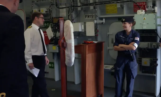 不列颠最大航母 Britain's Biggest Warship